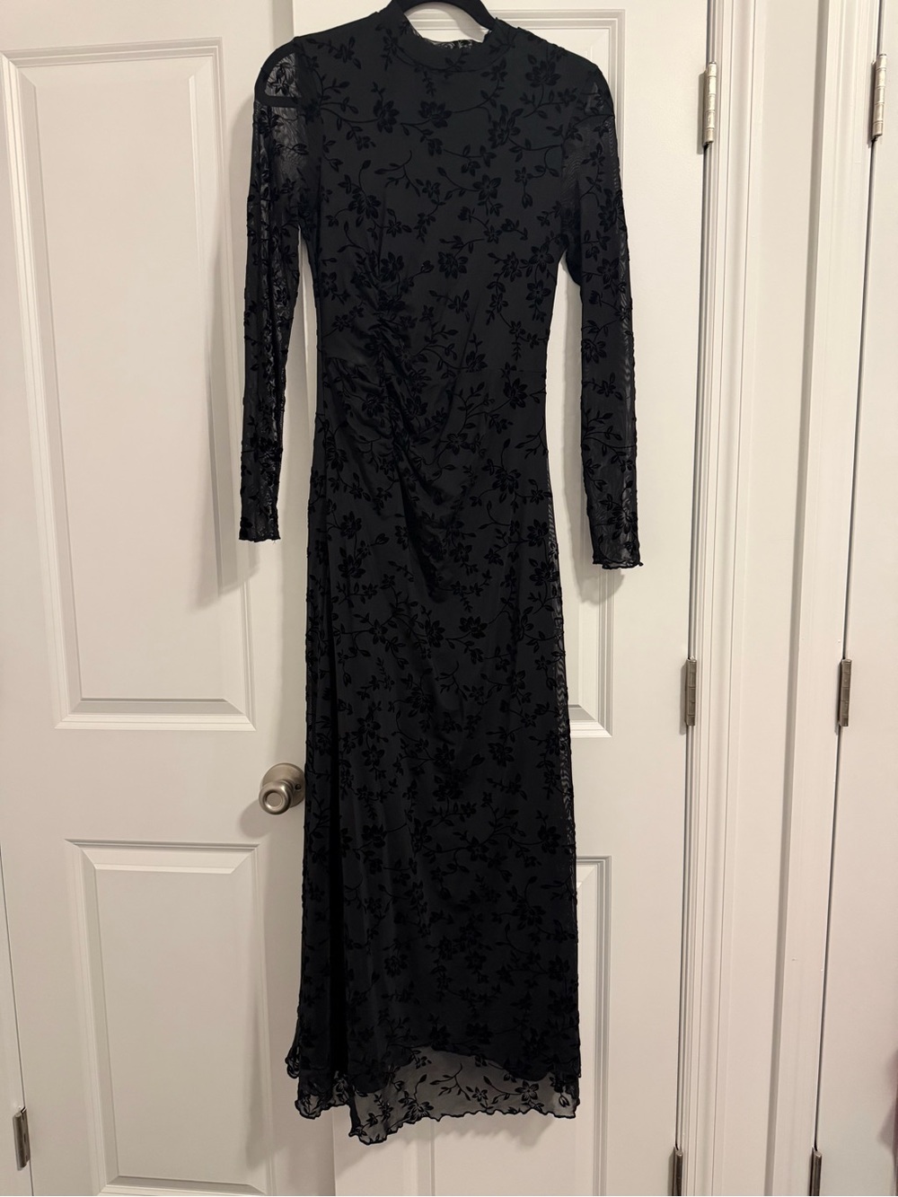 Elegant Black Floral Mesh Long-Sleeve Maxi Dress